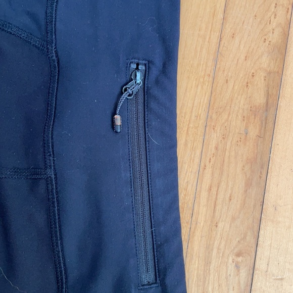 Women’s Lululemon Capris (Size 6) - Picture 3 of 3